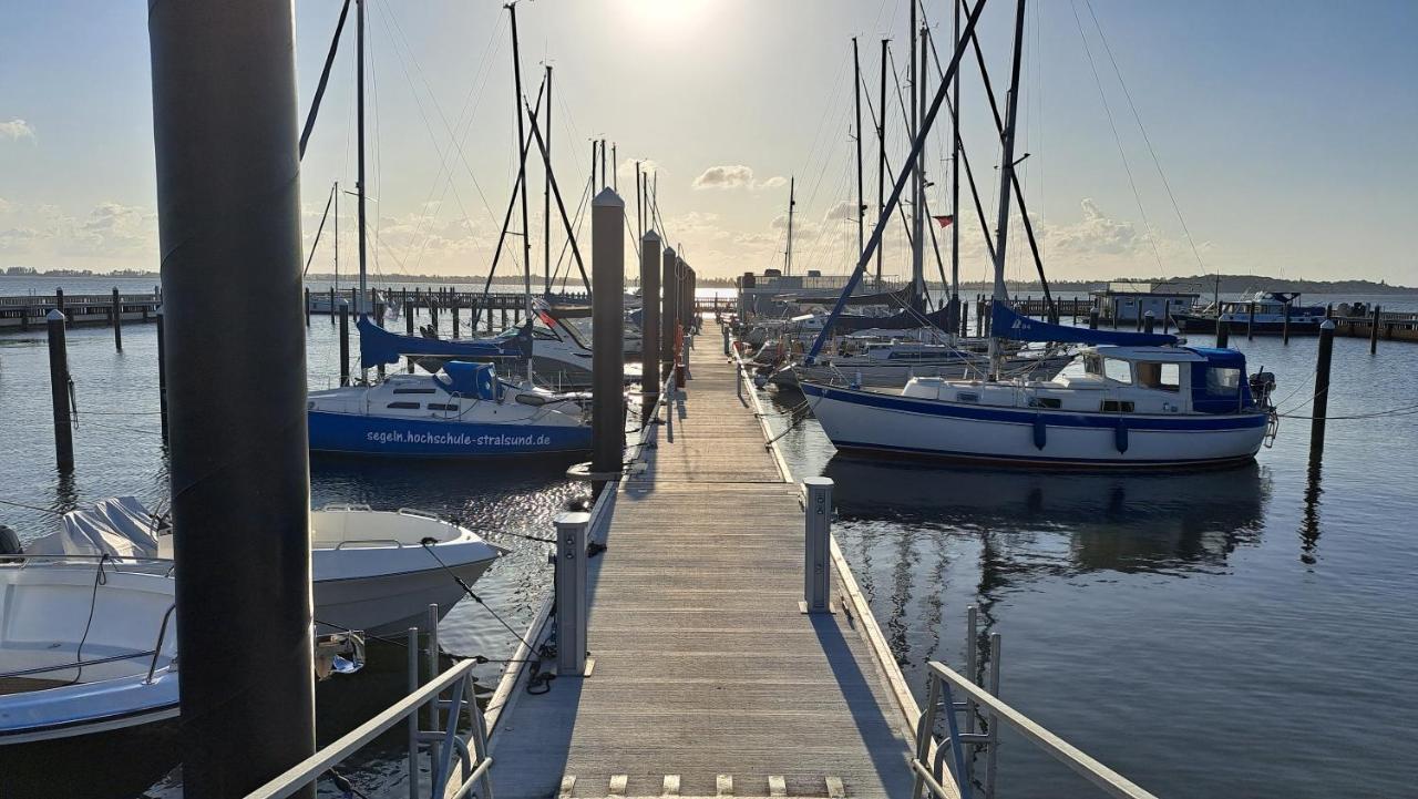 Hotel Hausboot Harmonie Stralsund Zewnętrze zdjęcie